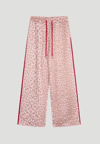 Preview: OH_APRIL_Kael_Trackpants_Leo_Baby_Rose_4