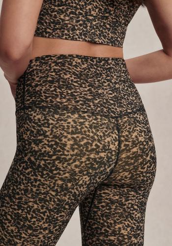 Preview: Varley_FreeSoft_High_Rise_Legging_Prairie_Sand_Cheetah_3.jpg