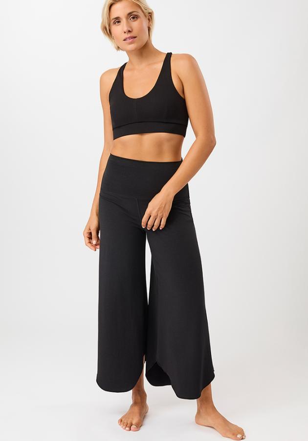 MANDALA_YOGAWEAR_Roll_Down_Tulip_Pants_Black_1