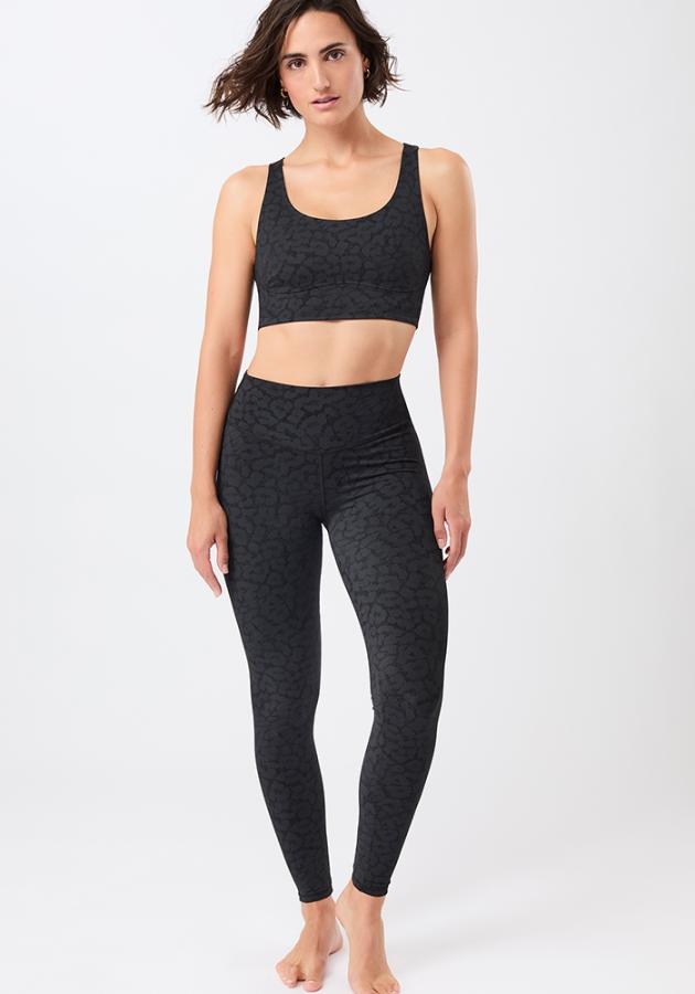 MANDALA_YOGAWEAR_Sports_Bra_Black_Leo_Print_4
