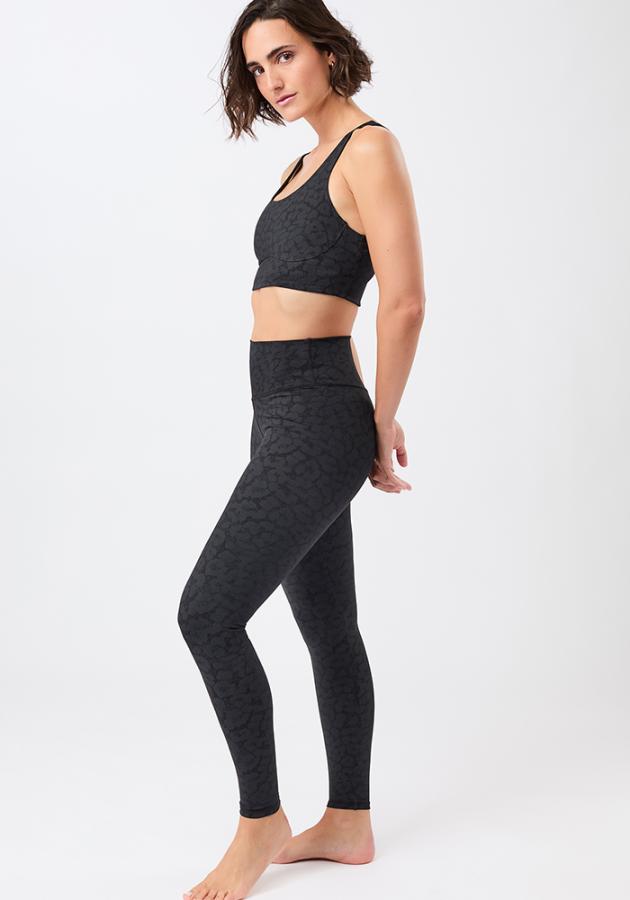 MANDALA_YOGAWEAR_Sports_Bra_Black_Leo_Print_5