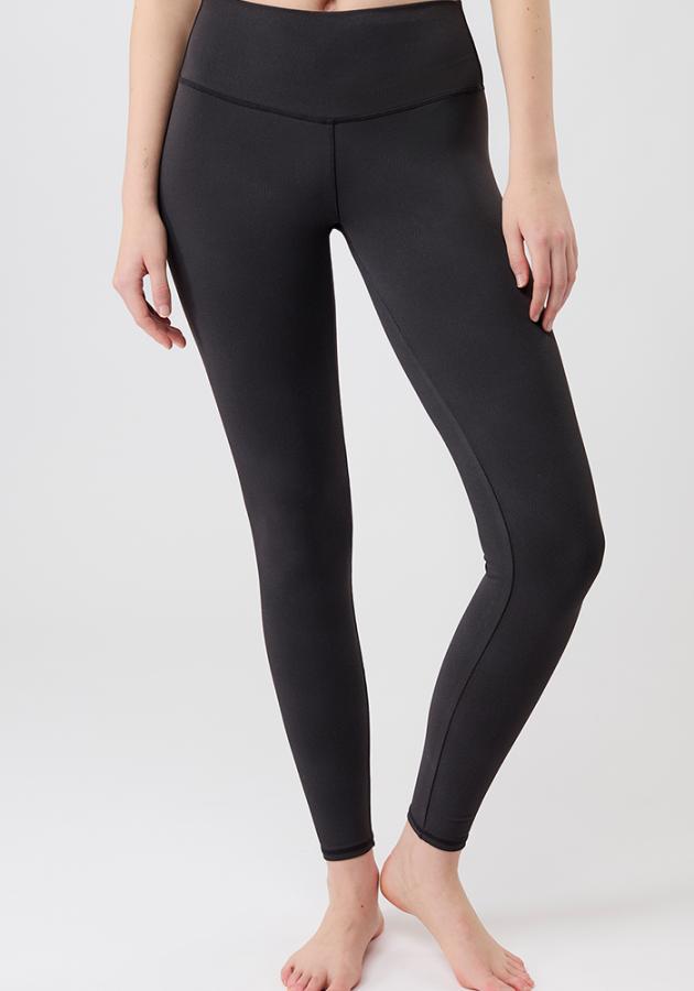 Mandala_Yogawear_Monoprinted_Leggings_Monochrome_2