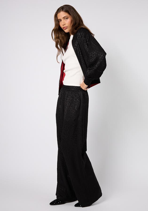 OH_APRIL_Saela_Trackpants_Leo_Black_2