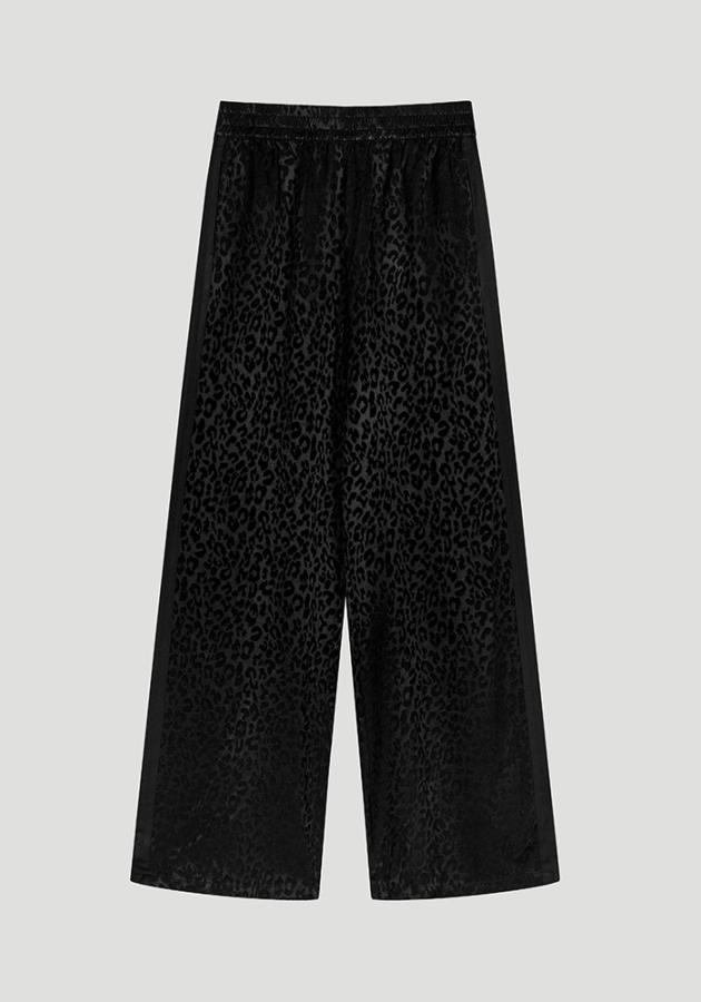OH_APRIL_Saela_Trackpants_Leo_Black_6