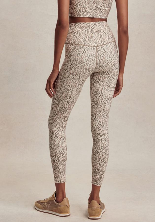 VARLEY_FreeSoft_High_Rise_Legging_25_Ivory_Abstract_Feather_4