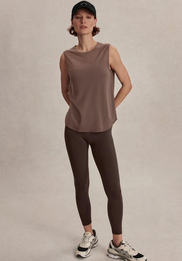 VARLEY_Nolan_Seamless_Longline_Tee_Coffee_Quartz_4