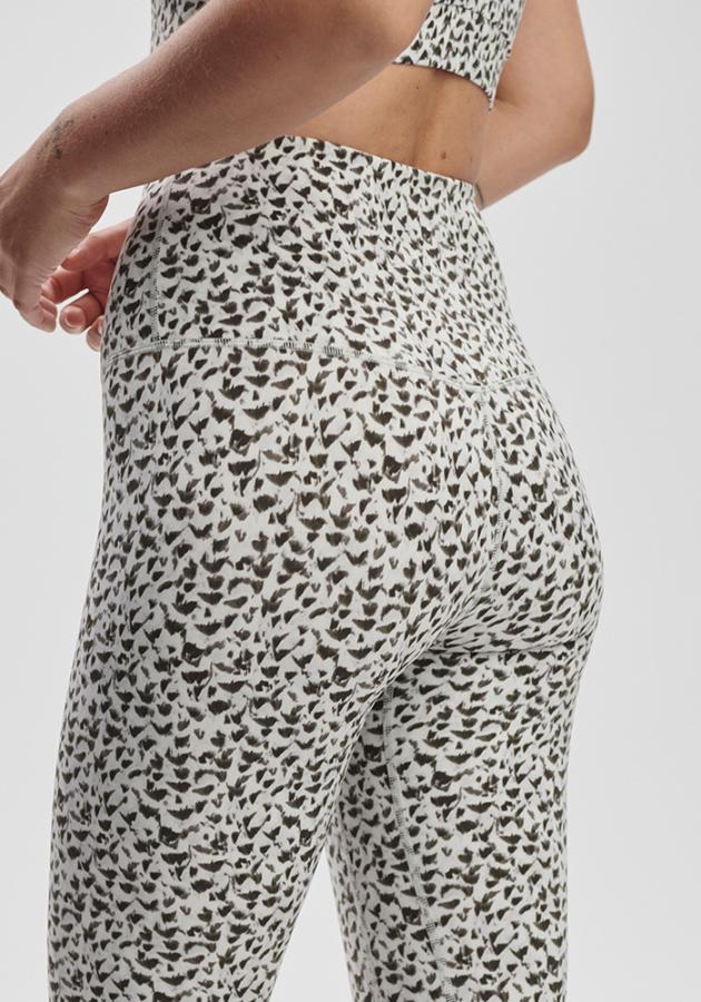 Varley_Move_High_Legging_Dipped_Feather_2