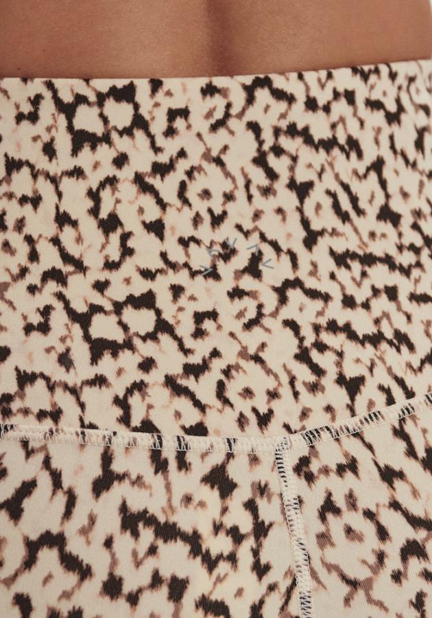 Varley_Move_Pocket_High_Legging_25_Almond_Abstract_Leopard_5