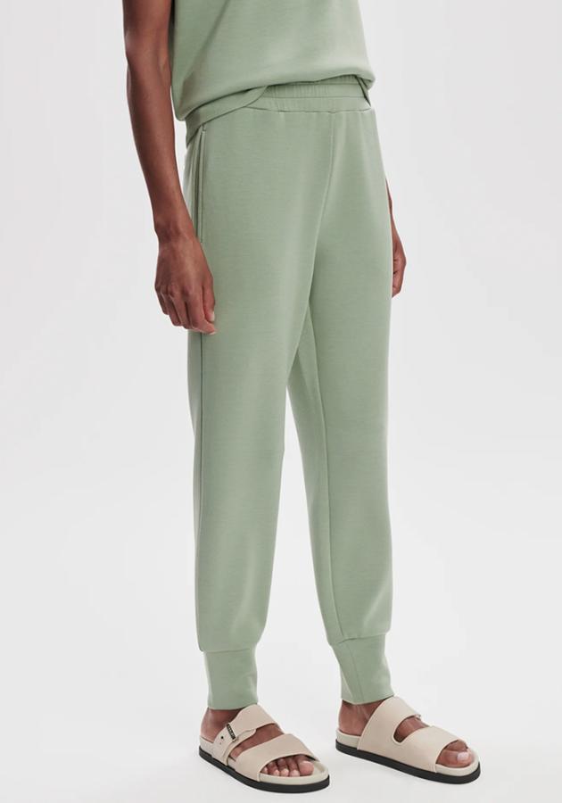 Varley_The_Slim_Cuff_Pant_25_Loden_Frost_3
