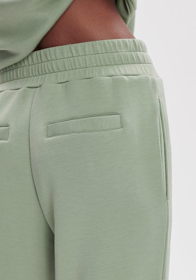 Varley_The_Slim_Cuff_Pant_25_Loden_Frost_5