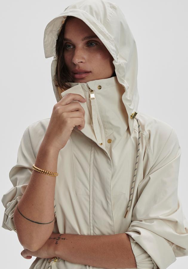 Varley_Tybalt_Long_Rain_Parka_Birch_5
